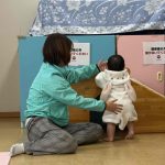 『乳児さんとふれあい遊び』を実施しました